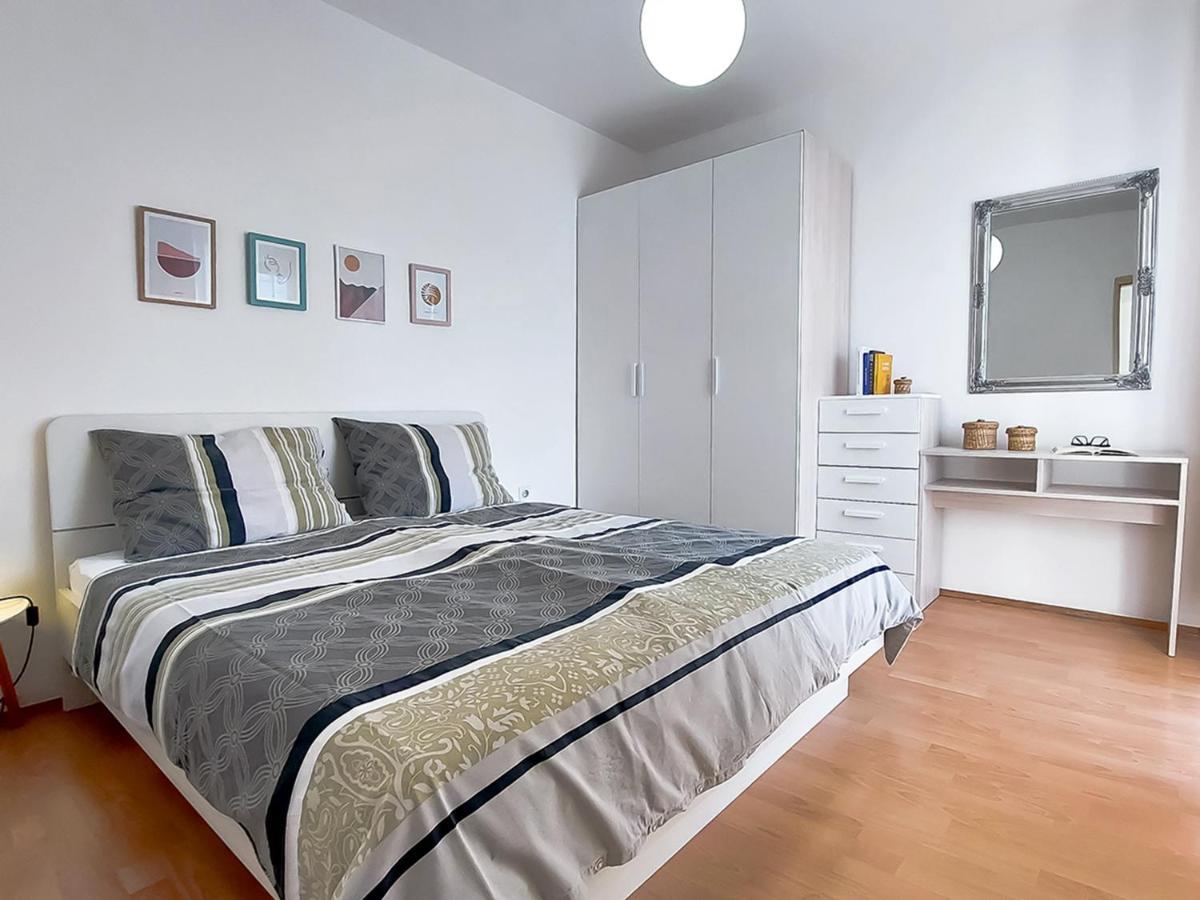PUY Apartments Tena With Private Parking מראה חיצוני תמונה
